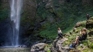 Curug Pelangi Cimahi: Pesona Air Terjun Pelangi Menakjubkan
