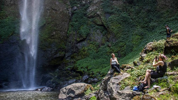 Curug Pelangi Cimahi: Pesona Air Terjun Pelangi Menakjubkan