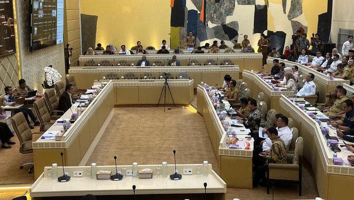 DPR Usul Batasi Gugatan Pilkada: MK Terlalu Beban?