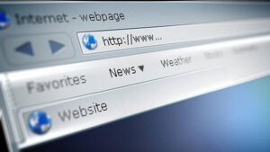 Digital Divide RI: Peluang Bisnis Terkuras di Kota Besar?