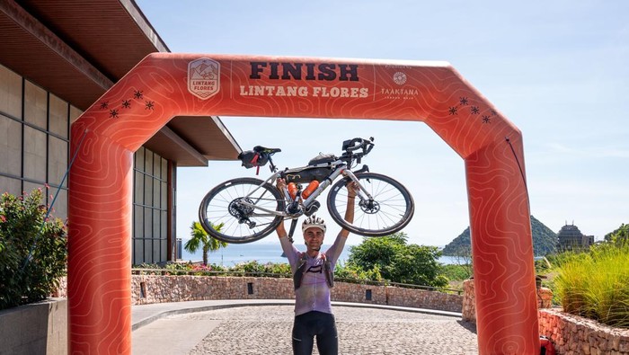 Doktor Australia Raih Penghargaan Lintang Flores 2025: Kisah Inspiratif