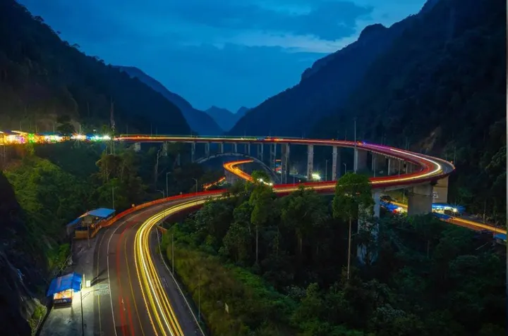 Jelajah Kelok Sembilan Esok: Cuaca Limapuluh Kota Berawan, Menantang!