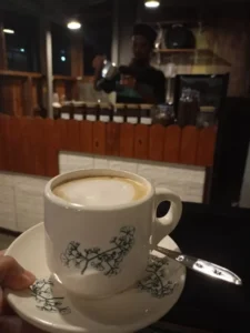 Kedai Kopi Purwokerto 24 Jam: Murah, Hits, & Enak!