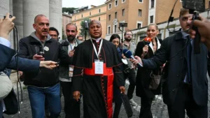 Konklaf Pemilihan Paus: Kardinal Ramai di Medsos, Fenomena Baru?