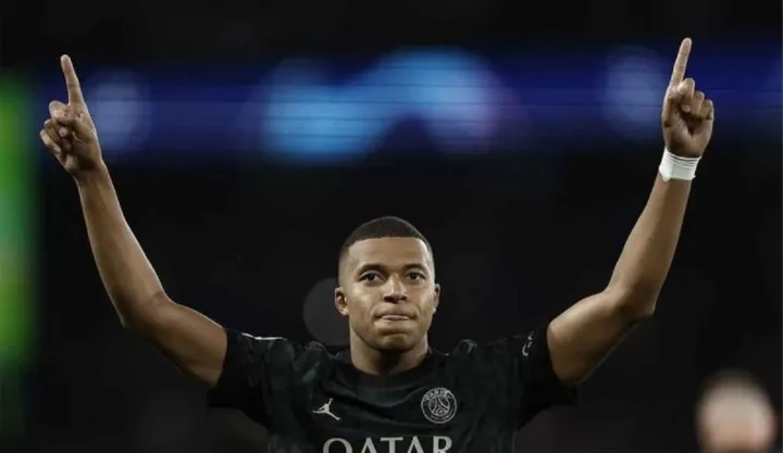 PSG Juara Liga Champions: Luis Enrique Rayakan Kemenangan Gegap Gempita