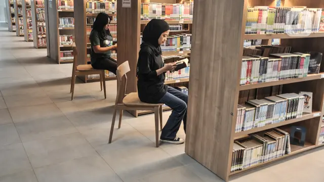 Perpustakaan Cikini: Ekstra Jam Layanan, Buka Sampai Malam!