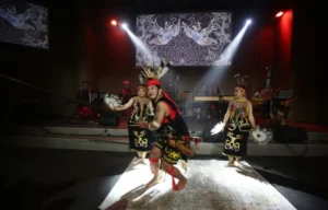Pesona Kalimantan: Budaya Indonesia yang Menawan & Lestari