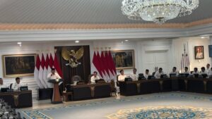 Prabowo Pimpin Rapat Kabinet: Gibran Hadir, Menteri Mendukung Kebijakan