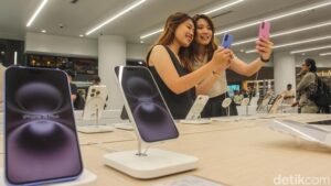 Rahasia Harga iPhone: Berapa Jika Dibuat di Amerika?