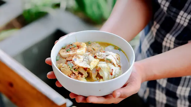 Rahasia Kuliner Banyuwangi: Rujak Soto & Kue Bagiak Legendaris