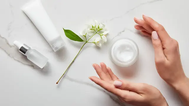 Rahasia Kulit Awet Muda: Peptida, Atasi Kerutan Secara Alami