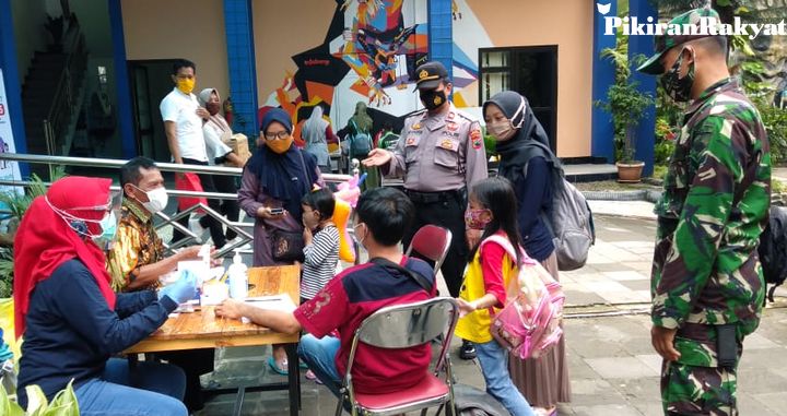 Rapid Test Gratis Owabong: Wisatawan Cuek, Padahal Sehat Itu Penting!