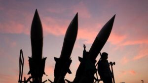 Rudal Balistik Iran: Jangkauan 1200 Km, Ancaman Baru?