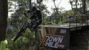 Saksi Kejutan! Indonesian Downhill 2025 Seri Perdana Berakhir Dramatis