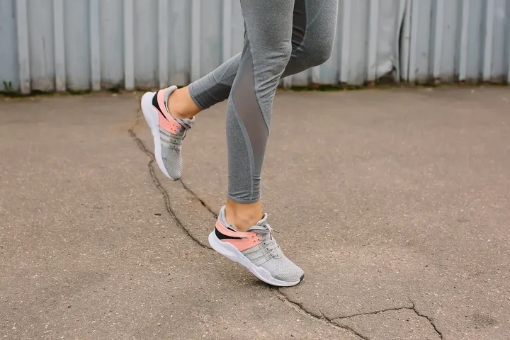 Sepatu Lari Salah? Bahaya Mengintai! Pilih yang Tepat