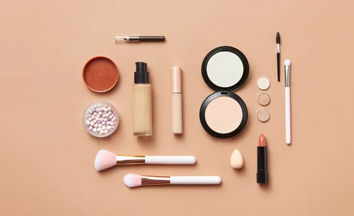 Shopee 12.12: Brand Lokal & UMKM Laris Manis, Fashion Melonjak!