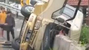 Tragedi Maut Tawangmangu: 5 Wisatawan Tewas di Jalur Tengkorak