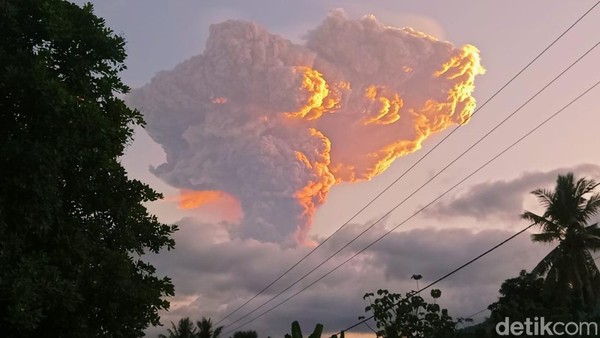 Letusan Gunung Lewotobi: Haji Dialihkan, Hujan Kerikil Mengancam