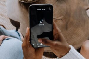 Rahasia FYP TikTok: Ubah Konten Monoton Jadi Menarik