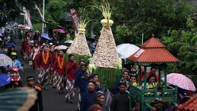 Saparan Wonolelo Sleman: Tradisi Unik, Pesona Budaya Jawa yang Memukau